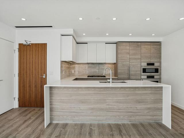 Pier West One Bedroom Sky Home [object Promise] for Rent