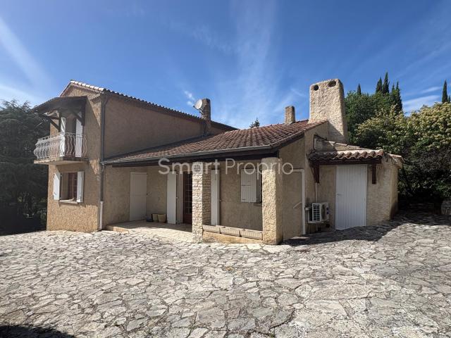 PIERREVERT Maison familiale 4 chambres sur près de 4 000 m2 de terrain avec potentiel constructible