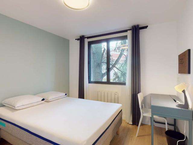 Pierre Room S 15