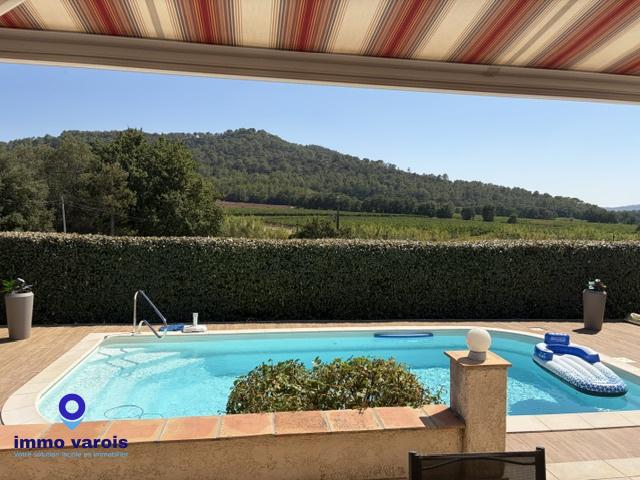 PIERREFEU DU VAR RARE SUR LE SECTEUR VILLA T4 de plain pied avec piscine et garage