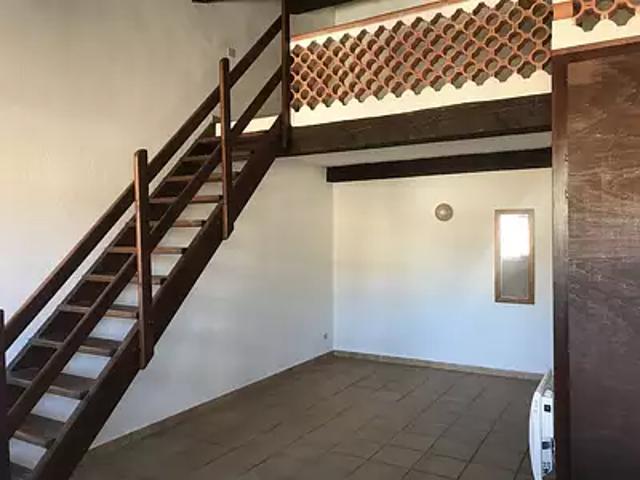 Pierrefeu du Var 83390 Location appartement 1 pièce t1