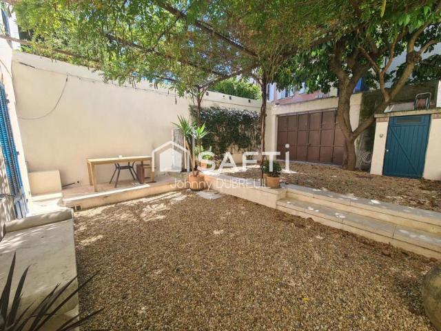 PIGNANS – Hôtel particulier de 300m2 au coeur du village avec jardin et piscine