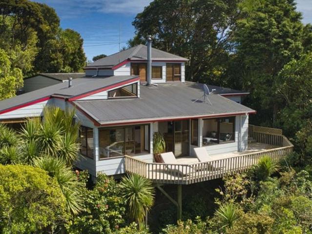 Piha, 3 bedrooms