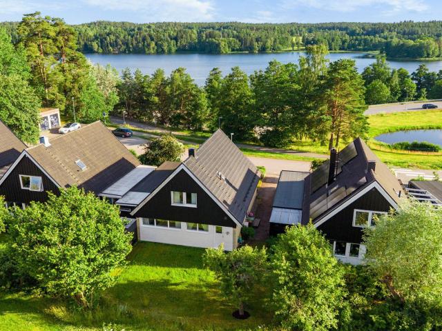 Pilfinkvägen 13