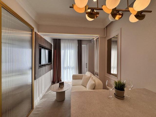 Pipera studio elegant, camera separata / Ivory / tva inclus / rond OMV / nou