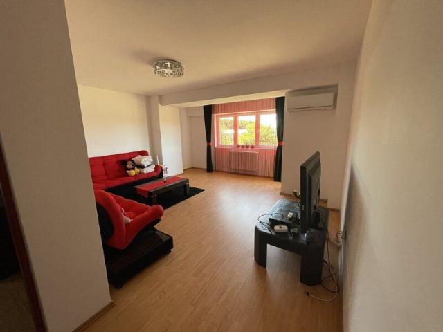 Pipera, proprietar inchiriez ap. 2 cam. decomandat loc parcare