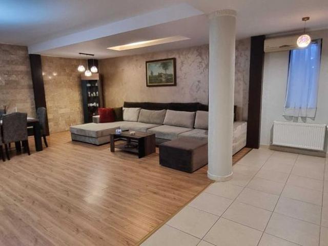 Pipera: Vila spatioasa complet mobilata care beneficiaza de piscina !