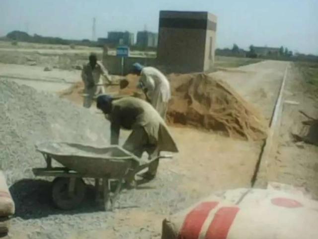 Pir Ahmed zaman block 1 Karachi Malir Halt ID 30118