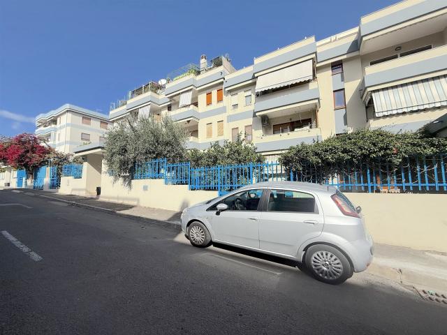 Pirri, in Via delle Libellule, nei pressi di Via dei Grilli. 315m² Cagliari