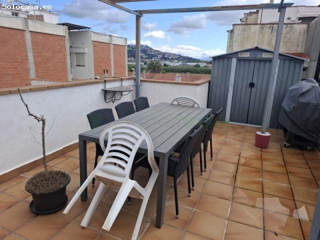 Pis en venda de 95 m² i parking, disposa de 3 habitacions i 1 bany, molt