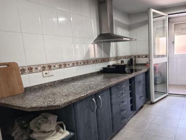 PISAZO CON COCHERA Y TRASTERO EN CARREFOUR SIERRA