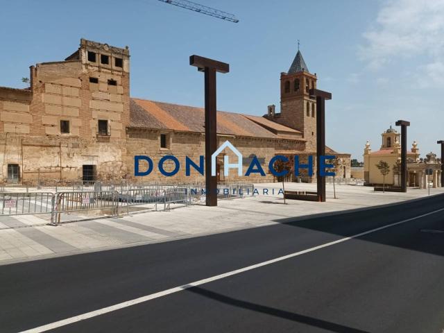 PISAZO EN EL CENTRO / DON HACHE