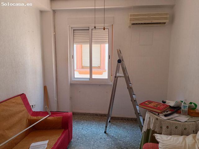 PISAZO PARA PONER A SU GUSTO EN PLENO CENTRO DE CÓRDOBA CON COCHERA DISPONIBLE