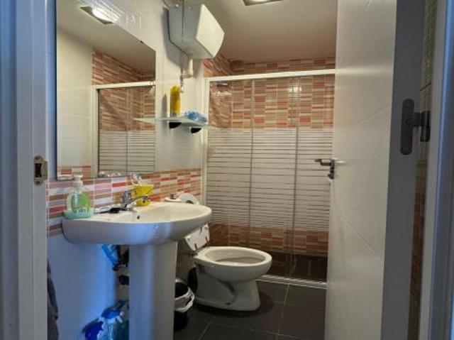 PISAZO REFORMADO DE 5 HABITACIONES PARA CURSO 26/27