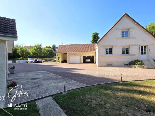 Piscine + 2 doubles garages + atelier