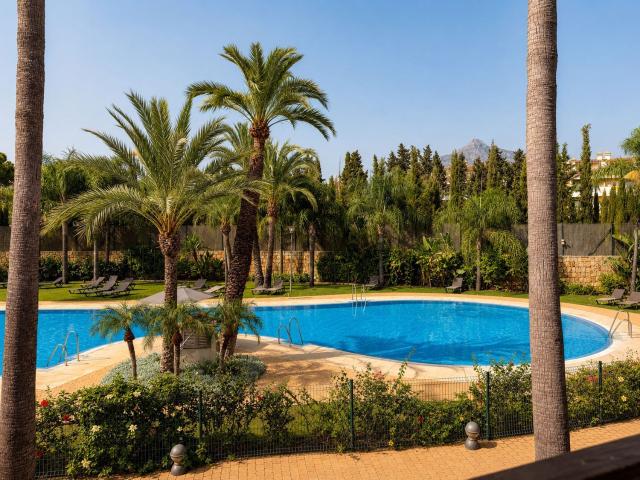 Piso, Nueva Andalucía, Marbella