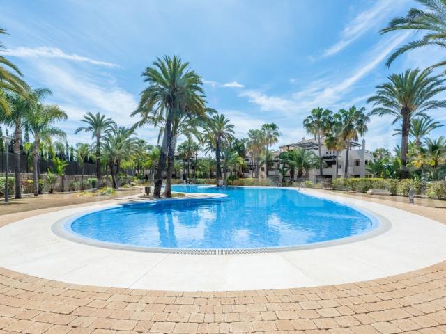 Piso, Nueva Andalucía, Marbella