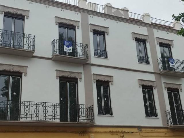 Piso nuevo a estrenar en edificio rehabilitado en la zona del mercado. NO SE COBRA NINGÚN TIPO DE HONORARIOS AL COMPRADO