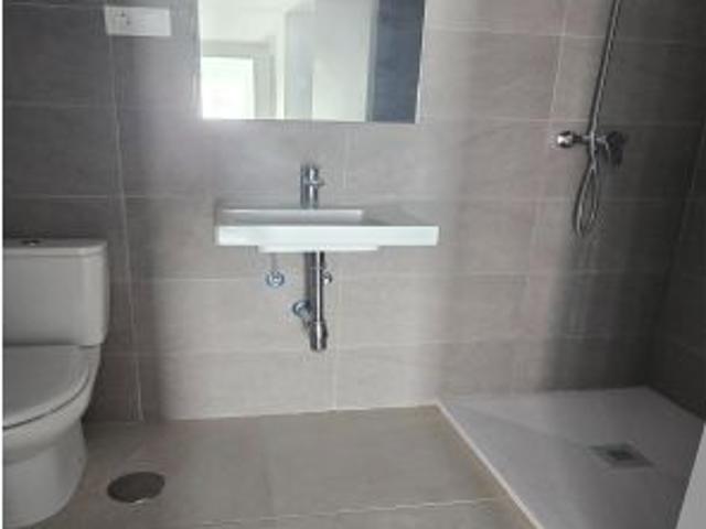 Piso nuevo 2 habitaciones, terraza y piscina opción garaje y trastero
