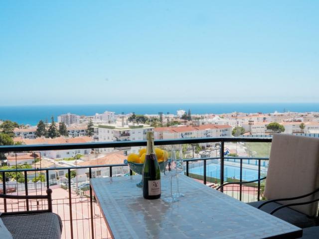 Piso, Nerja
