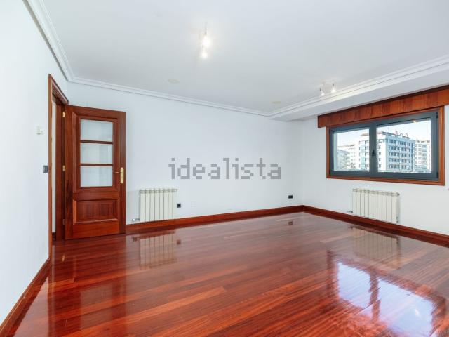 Piso, O Castro, Vigo