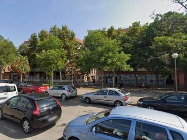PISO OCUPADO 85 M2 ÚTILES, PLANTA 4 CON ASCENSOR, BALCÓN, ZONA BON PASTOR, CARER FÓRMIGA