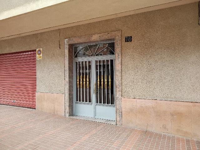 Piso ocupado en Cocentaina, 119 m² útiles, 4 dormitorios, activo de inversión