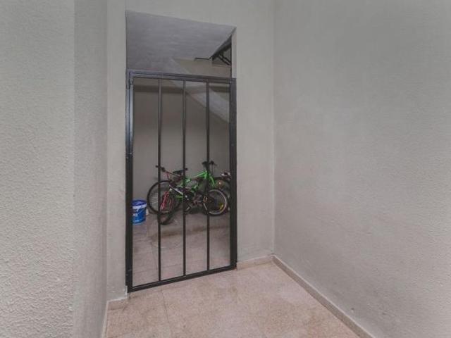 Piso OCUPADO en venta en Vícar