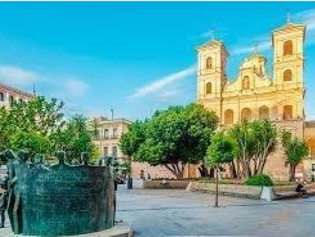 PISO OCUPADO POR PERSONA SIN JUSTO TÍTULO ESTE INMUEBLE DEBIDO A SU ESTADO OCUPACIONAL NO ADMITE VIS