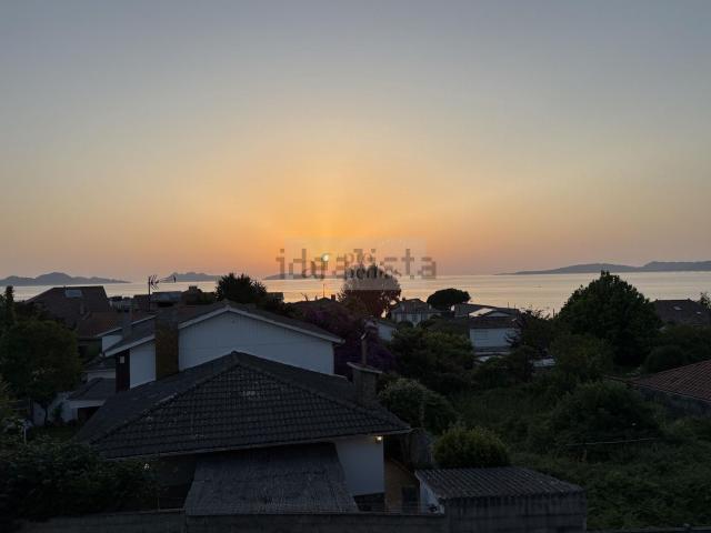 Piso, Oia, Vigo
