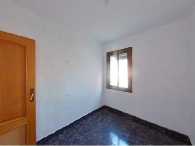 PISO OKUPADO DE 3 HABITACIONES
