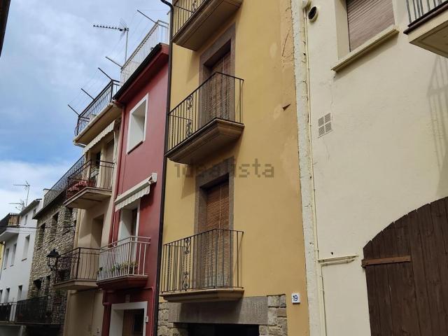 Piso, Oliana