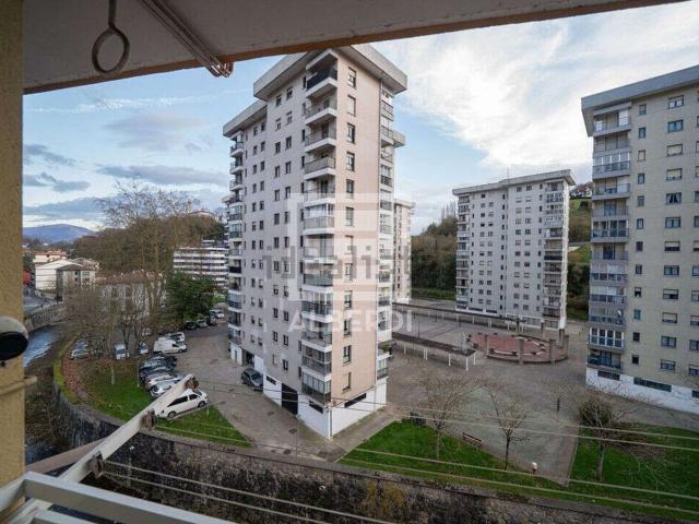 Piso, Azkoitia