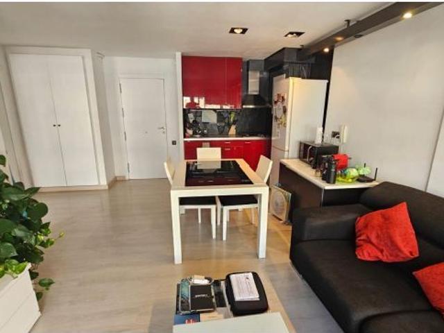 PISO A LA VENTA A 2 MINUTOS DE LA PLAYA DE FENALS EN LLORET DE MAR – TOTALMENTE REFORMADO, MODERNO Y