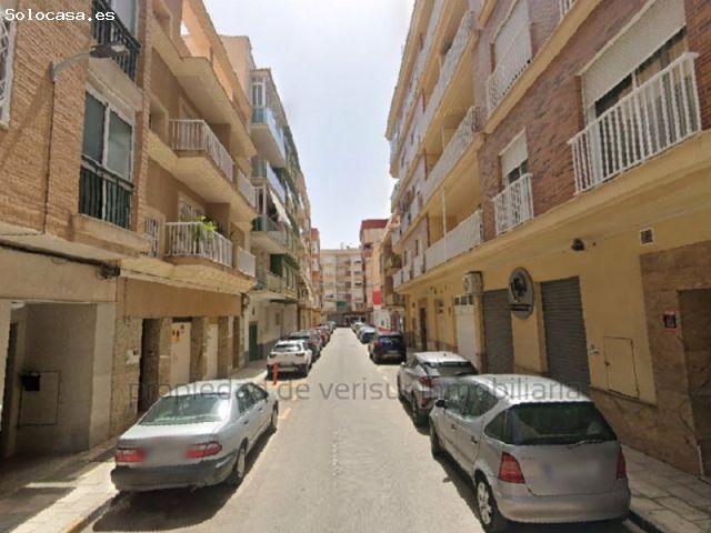 Piso a la venta en calle Isidoro de la Cierva, en Águilas, Murcía. Oportunidad