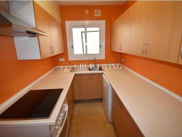 PISO A REFORMAR CON GRAN TERRAZA DE 40 m2 EN EL CENTRO DE SITGES