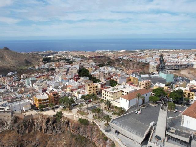 Piso, Adeje