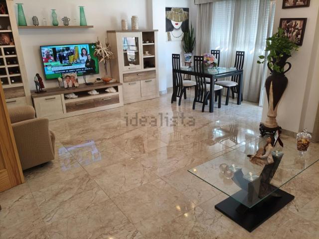 Piso, Adra