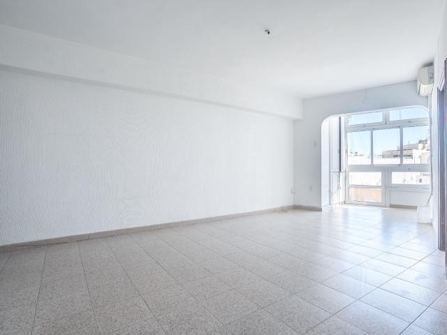 PISO ALMERIA PLAZA SANTA RITA: 4 HABITACIONES + BAÑO + TERRAZA ACRISTALADA + DESPENSA + 2 ASCENSORES