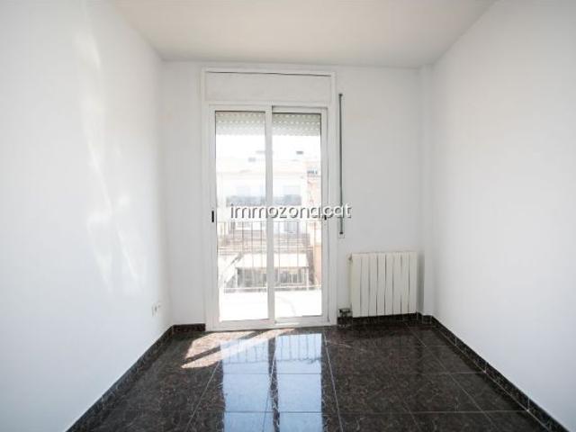 PISO ALQUILADO 78 M2, 3 HABITACIONES, EN C/ MESTRE SAGRERA, PALAFRUGELL