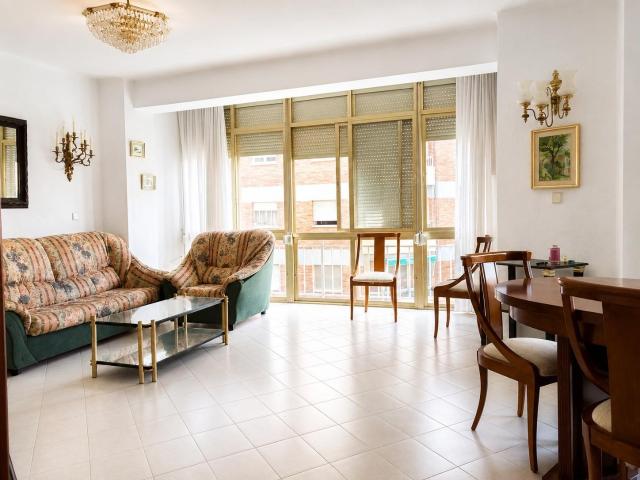 PISO ALQUILAR PARA ESTUDIANTES 350 € HABITACIÓN