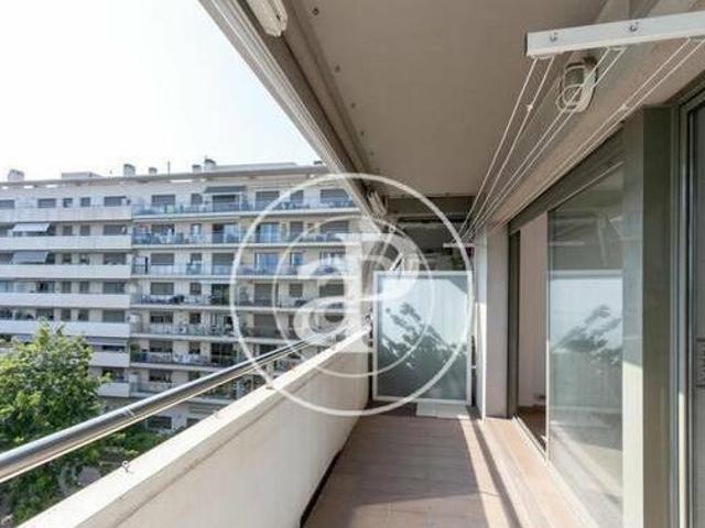 Piso alquiler con terraza y vistas en primera línea de mar Diagonal Mar
