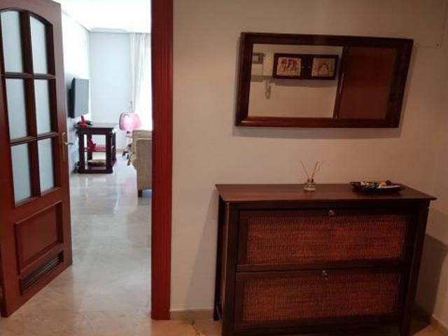 PISO ALQUILER LARGA TEMPORADA. ZONA LA SIERRA. 2 DORMITORIOS. 1 BAÑO. GARAJE. PISCINA. IMPECABLE