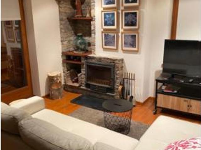 Piso Alquiler Puigcerdà, Age