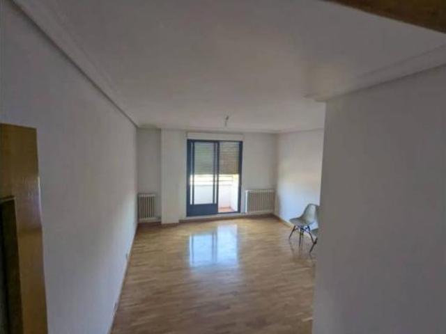 Piso Alquiler Salamanca Capital, Delicias Prosperidad Rollo Puente Ladrillo
