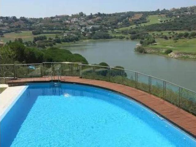 Piso Alquiler San Roque, Núcleo