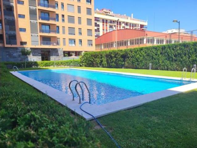 Piso Alquiler València Capital, Penya roja