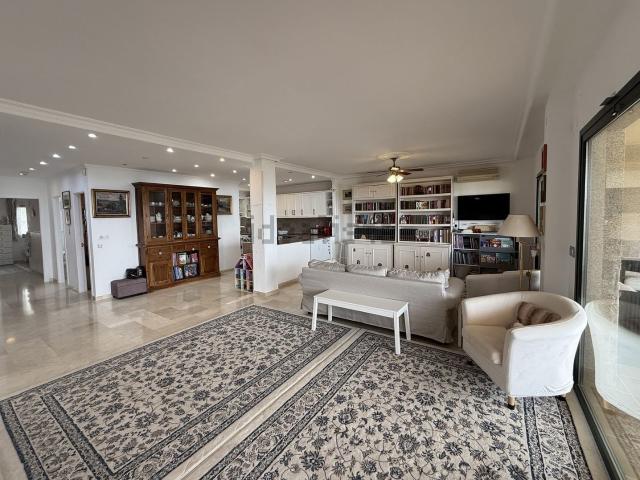 Piso, Altea