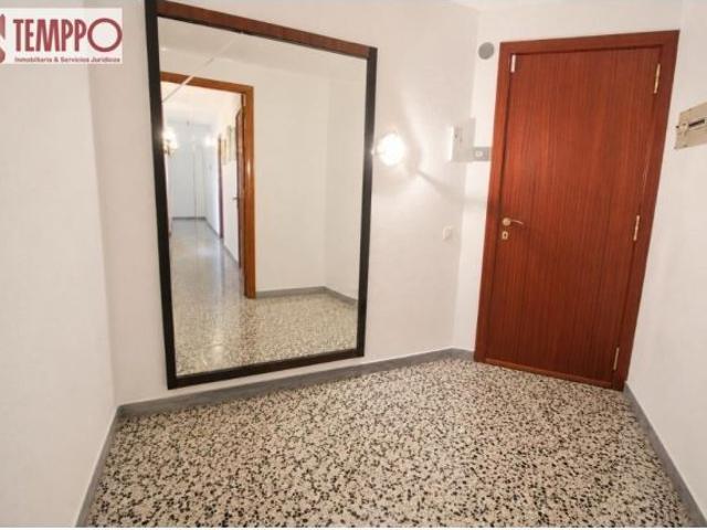 Piso amplio con gran patio en venta en El Tancat