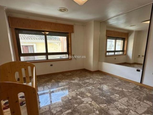 ? Piso amplio en venta en el centro de Alhama de Murcia con garaje y trastero